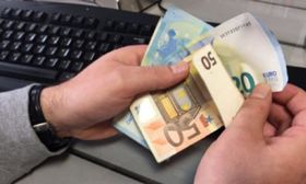 Αυξάνονται οι κατώτατοι μισθοί από 50-110€