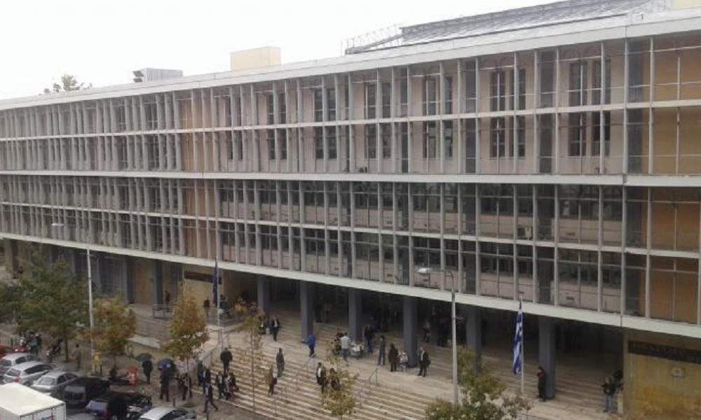 Θεσσαλονίκη: Κάθειρξη δέκα ετών σε 25χρονο για τη δολοφονία του πατέρα του