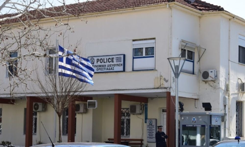 Συνελήφθη αστυνομικός που πυροβολούσε έξω από hotspot στην Ορεστιάδα!