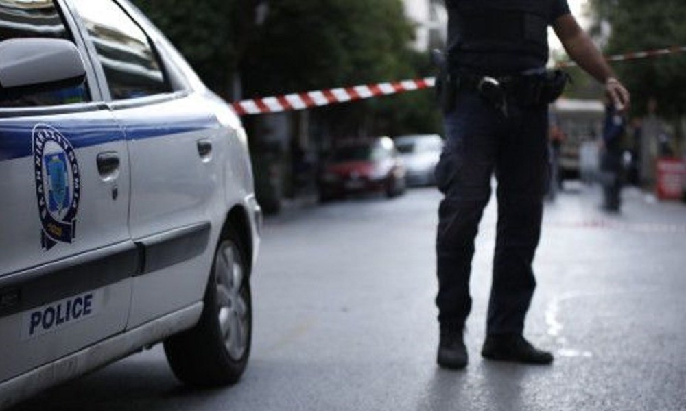  ΙΧ "καρφώθηκε" με μεγάλη ταχύτητα σε βενζινάδικο στην Καλαμαριά (vid)