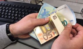 Κορονοϊός: Ποιοι και πώς μπορούν να λάβουν αναλογία μισθού και 800 ευρώ - Παραδείγματα