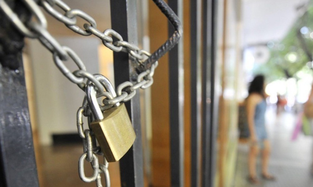 Έρευνα από ΓΣΕΒΕΕ: Περίπου 100.000 επιχειρήσεις θα κλείσουν