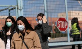 Σχέδιο επαναφοράς: Πότε ανοίγουν καφέ, ξενοδοχεία, αθλητικές εγκαταστάσεις