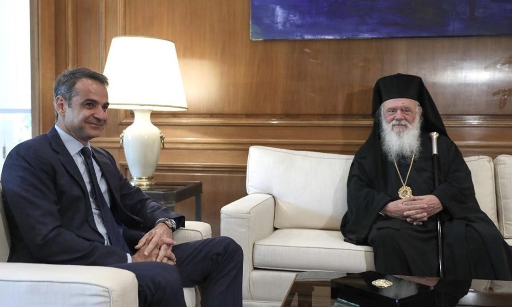 Ο πρωθυπουργός Κυρ. Μητσοτάκης ευχαρίστησε την Εκκλησία για τη βοήθειά της στη συλλογική προσπάθεια