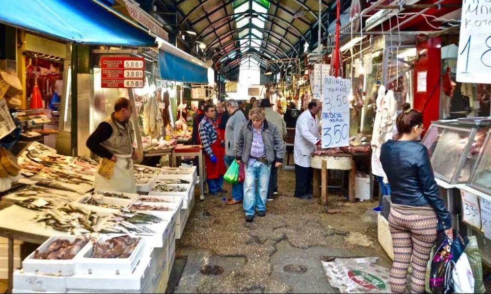Μειωμένη η κίνηση στην πασχαλινή αγορά με μόνο «πρωταγωνιστή» τον οβελία