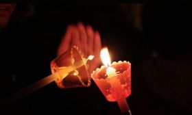 Στην Αθήνα το Μ. Σάββατο το Άγιο Φως - Δεν θα διανεμηθεί σε ναούς 