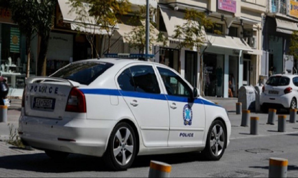 Περιπολικό έβαλε το «Χριστός Ανέστη» στα μεγάφωνα την ώρα της Ανάστασης