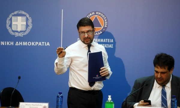 «Χαρδαλια Χαρδαλιά / έρχεται πρωτομαγιά / θα σου στείλω sms / κι άντε ψάξε με αν θες» 