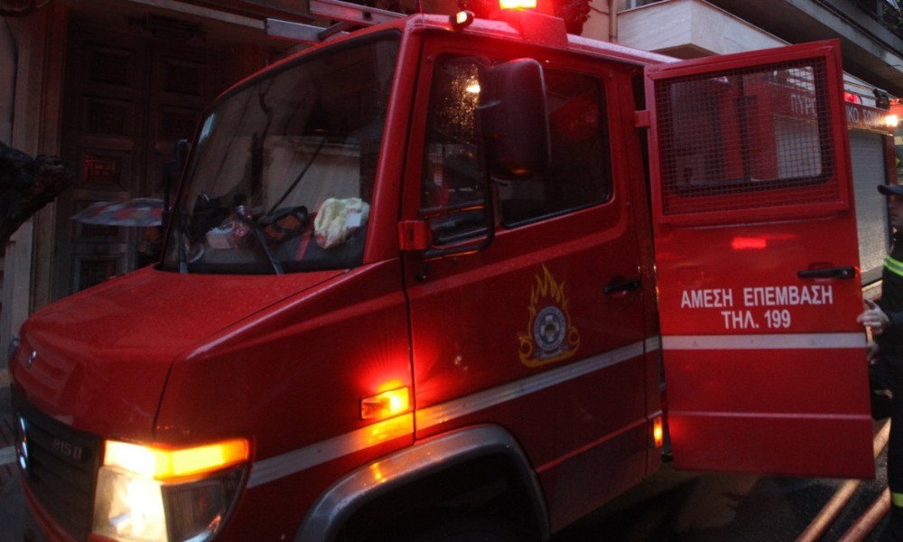 Θεσσαλονίκη: Στις φλόγες δύο αυτοκίνητα στην Ευκαρπία