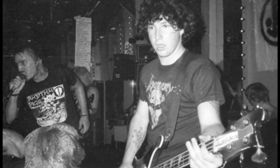 Πώς διάολο χωράει τόσο punk και τόσο metal μέσα σε ένα βιβλίο;