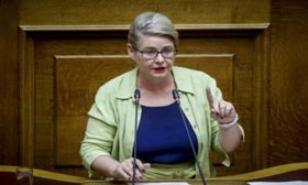  Διόρισαν στη Βουλή τη χρυσαυγίτισσα Ζαρούλια! (pic)
