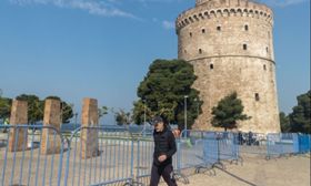 Ο κορωνοϊός φέρνει καθολικό lockdown στη Θεσσαλονίκη με επιστροφή των SMS