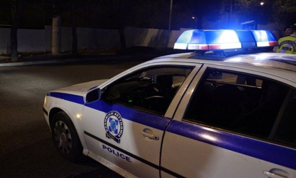 Απίστευτη καταγγελία: Αστυνομικοί εξανάγκασαν κοπέλες να βγάλουν τα εσώρουχά τους! 